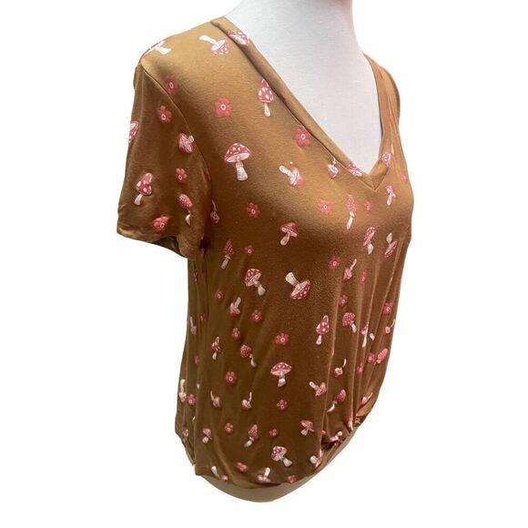 No Boundaries Brown with Red Mushroom design V-Neck  Short Sleeve Size Large 11- - Picture 4 of 9